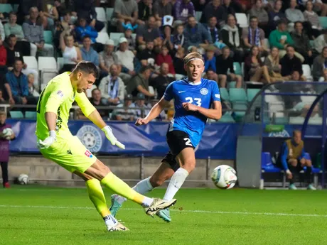 Brankár Martin Dúbravka v zápase Estónsko - Slovensko v skupine 1 C-divízie Ligy národov.