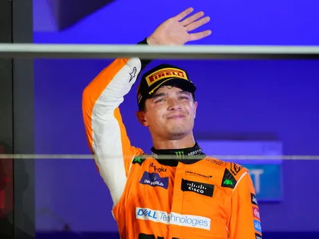 Lando Norris z McLarenu sa raduje z víťazstva na Veľkej cene Singapuru.