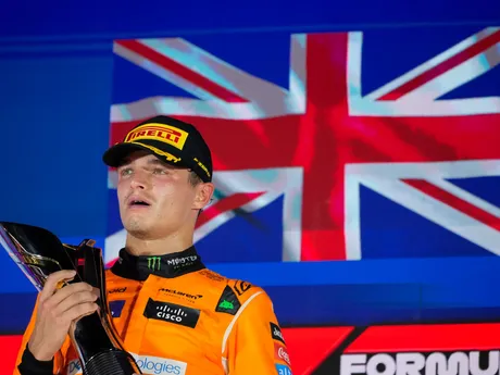 Lando Norris z McLarenu sa raduje z víťazstva na Veľkej cene Singapuru.