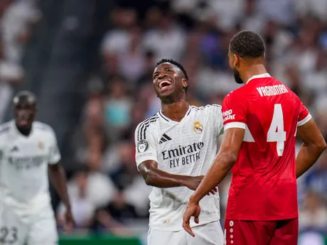 Vinicius Junior a Josha Vagnoman v zápase Ligy majstrov Real Madrid - VfB Stuttgart. 