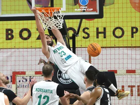 Na snímke Beka Bekauri (Kutaisi) počas zápasu J-skupiny Európskeho pohára FIBA v basketbale mužov BC PRIEVIDZA - BC Kutaisi 2010.