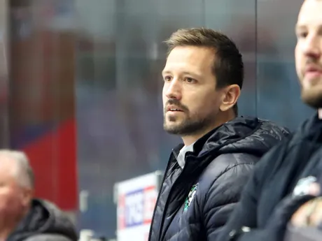 Na snímke hlavný tréner HC Nové Zámky Erik Čaládi počas zápasu 13. kola Tipos extraligy HKM Zvolen - HC Nové Zámky.