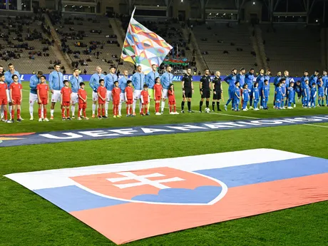 Nástup futbalistov pred zápasom Azerbajdžan - Slovensko v skupine 1 C-divízie Ligy národov.