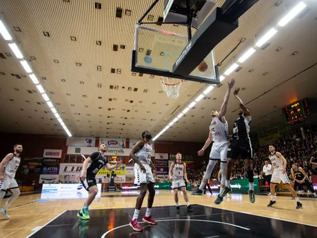 Na snímke pohľad na zápas 3. kola J-skupiny Európskeho pohára (EP) FIBA v basketbale mužov medzi BC Prievidza - Bilbao Basket.