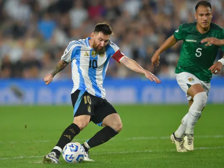 Lionel Messi strieľa gól v zápase kvalifikácie na MS 2026 Argentína - Bolívia.