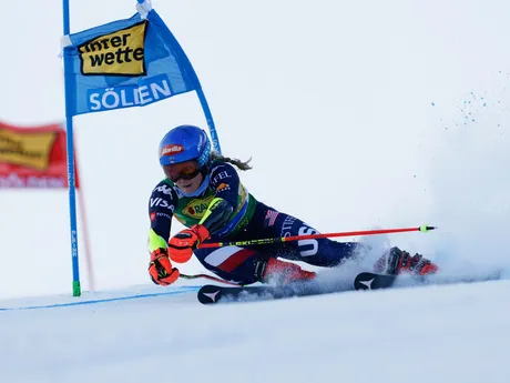 Američanka Mikaela Shiffrinová počas 1. kola obrovského slalomu v rakúskom stredisku Sölden.