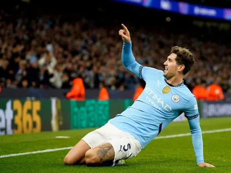 John Stones oslavuje gól v zápase 3. kola Ligy majstrov Manchester City - Sparta Praha.