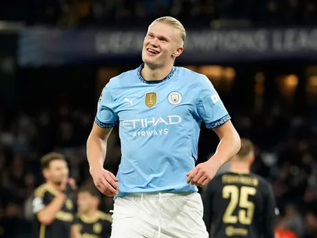 Erling Haaland oslavuje gól v zápase 3. kola Ligy majstrov Manchester City - Sparta Praha.