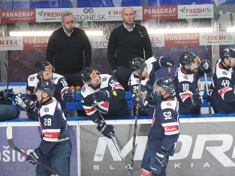 Gólová radosť hráčov Slovana Bratislava počas zápasu 11. kola hokejovej Tipos extraligy HC Košice - HC Slovan Bratislava.