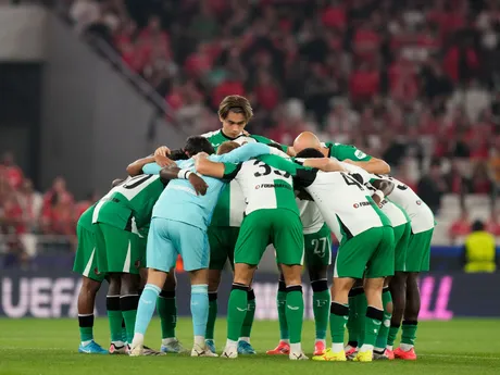 Futbalisti Feyenoordu pred zápasom Benfica Lisabon - Feyenoord Rotterdam v 3. kole ligovej fázy Ligy majstrov.