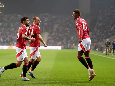 Futbalisti Manchestru United oslavujú gól v zápase 2. kola Európskej ligy FC Porto - Manchester United.