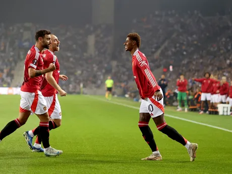 Futbalisti Manchestru United oslavujú gól v zápase 2. kola Európskej ligy FC Porto - Manchester United.