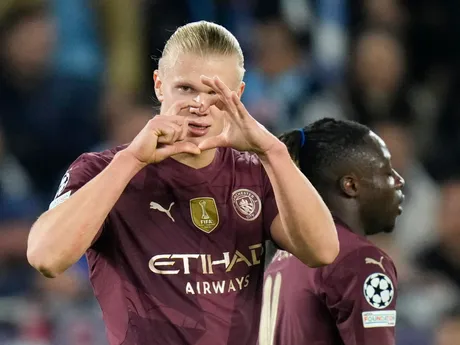 Erling Haaland sa raduje z gólu počas zápasu Slovan Bratislava - Manchester City v 2. kole ligovej fázy Ligy majstrov.