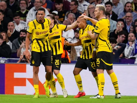 Futbalista Borussie Donyell Malen oslavuje gól v zápase 3. kola ligovej fázy Ligy majstrov Real Madrid - Borussia Dortmund.