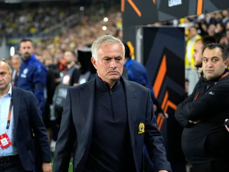 Jose Mourinho počas zápasu Európskej ligy Fenerbahce - Manchester United. 