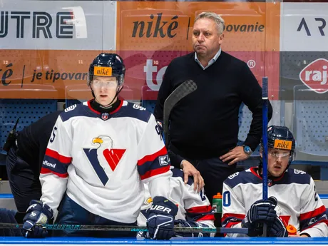 Na snímke tréner Slovana Peter Oremus počas predohrávky 20. kola Tipos extraligy HC Slovan Bratislava - HK Nitra.