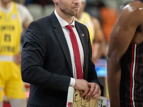 Na snímke slovenský tréner tímu Bamberg Baskets Anton Gavel v zápase B - skupiny Severoeurópskej basketbalovej ligy ENBL medzi BK Inter Bratislava – Bamberg Baskets.