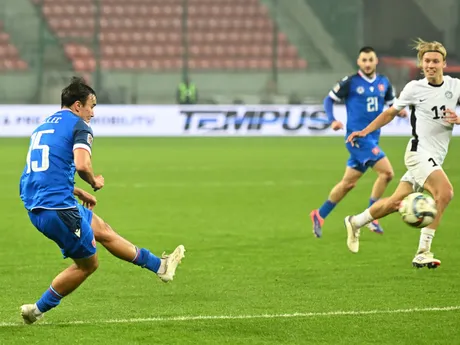 Dávid Strelec strieľa gól na 1:0 počas zápasu C-divízie Ligy národov (LN) Slovensko - Estónsko.