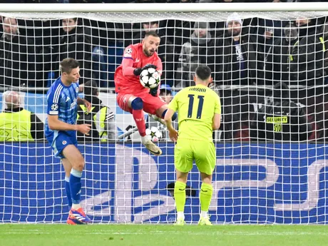 Na snímke zľava Siemen Voet (Slovan), brankár Danijel Zagorac a Arbër Hoxha (obaja Dinamo) počas zápasu 4. kola ligovej fázy Ligy majstrov (LM) vo futbale ŠK Slovan Bratislava - Dinamo Záhreb v Bratislave v utorok 5. novembra 2024. FOTO TASR - Pavel Neubauer





- Slovensko
- šport
- futbal
- liga
- majstrov
- LM
- kolo
- štvrté
- ligová
- fáza
- Slovan
- Bratislava 
- Chorvátsko
- Dinamo
- Záhreb
- BAX