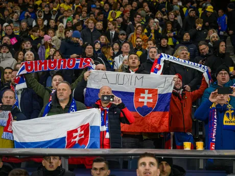 Slovenskí fanúšikovia počas zápasu 5. kola C-divízie Ligy národov Švédsko - Slovensko.