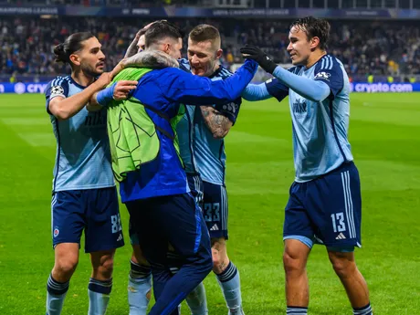 Sprava Dávid Strelec (Slovan) a Juraj Kucka (Slovan) sa tešia z gólu v zápase 5. kola ligovej fázy Ligy majstrov Slovan Bratislava - AC Miláno.