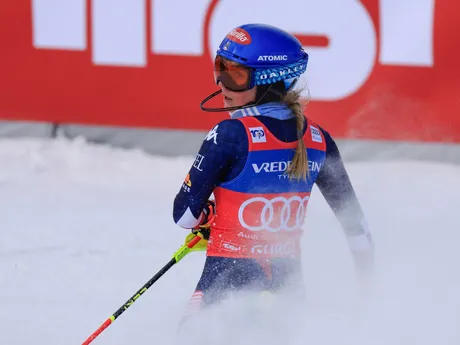 Mikaela Shiffrinová v cieli 2. kola slalomu v rakúskom stredisku Gurgl 2024.