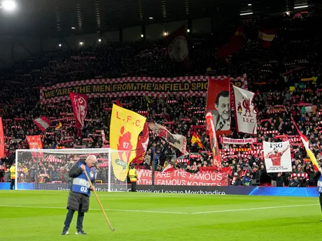 Fanúšikovia Liverpoolu pred zápasom Liverpool FC - Real Madrid v 5. kole ligovej fázy Ligy majstrov.