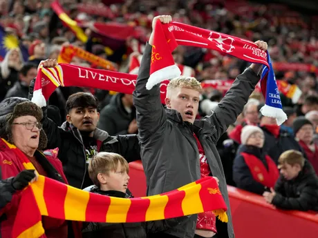 Fanúšikovia Liverpoolu v zápase Liverpool FC - Real Madrid v 5. kole ligovej fázy Ligy majstrov.