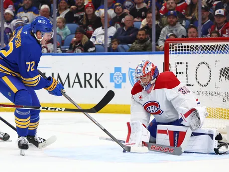 Momentka zo zápasu Buffalo Sabres - Montreal Canadiens v NHL.