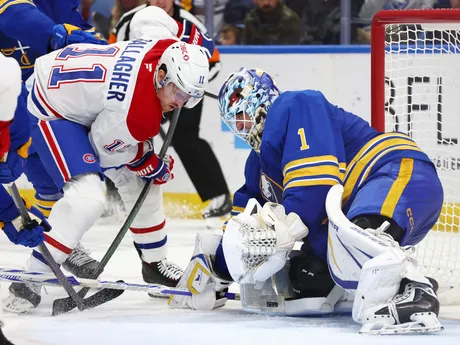 Momentka zo zápasu Buffalo Sabres - Montreal Canadiens v NHL.