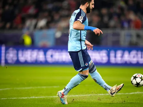 Tigran Barseghjan (Slovan) v zápase 5. kola ligovej fázy Ligy majstrov Slovan Bratislava - AC Miláno.