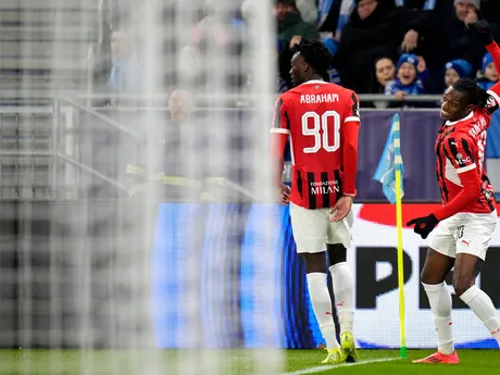 Rafael Leao (vpravo, AC Miláno) sa raduje z gólu v zápase 5. kola ligovej fázy Ligy majstrov Slovan Bratislava - AC Miláno.