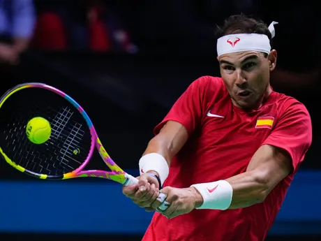 Rafael Nadal počas zápasu Davisovho pohára proti Boticovi Van De Zandschulpovi. 