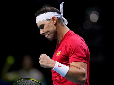 Rafael Nadal počas zápasu Davisovho pohára proti Boticovi Van De Zandschulpovi. 