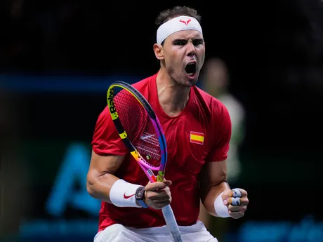 Rafael Nadal počas zápasu Davisovho pohára proti Boticovi Van De Zandschulpovi. 