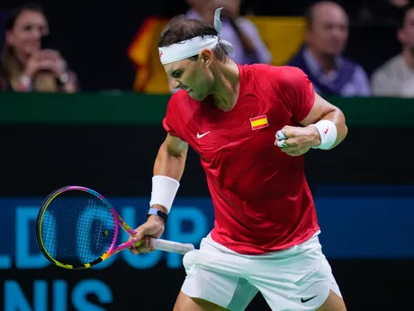 Rafael Nadal počas zápasu Davisovho pohára proti Boticovi Van De Zandschulpovi. 