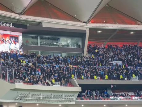 Fanúšikovia Slovana počas zápasu 6. kola ligovej fázy Ligy majstrov Atlético Madrid - Slovan Bratislava.