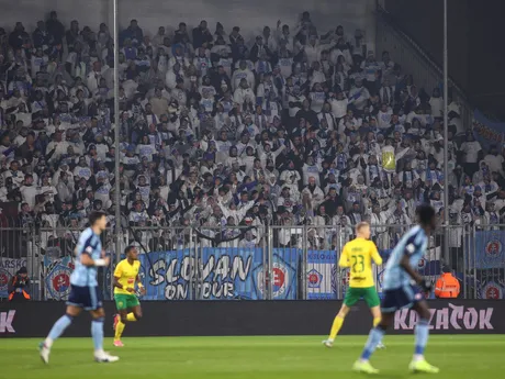 Fanúšikovia ŠK Slovan Bratislava v zápase 17. kola futbalovej Niké ligy medzi MŠK Žilina - ŠK Slovan Bratislava.