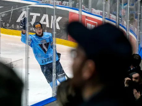 Mitchell Hoelscher (Slovan) sa teší z gólu počas zápasu 31. kola Tipos extraligy HC Slovan Bratislava - HKM Zvolen.