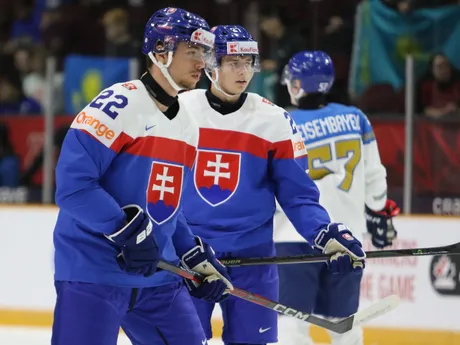 František Dej a Róbert Fedor v zápase Slovensko - Kazachstan na MS U20 2025