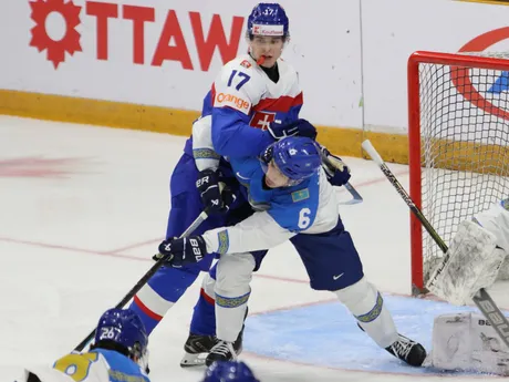 Daniel Jenčko v zápase Slovensko - Kazachstan na MS U20 2025