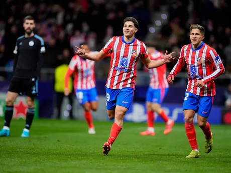 Julian Alvarez (Atlético) sa raduje zo strelenia gólu v zápase 6. kola ligovej fázy Ligy majstrov Atlético Madrid - Slovan Bratislava.