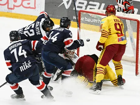 Tretí gól v bráne Slovana v 35. kole Tipos extraligy HC Slovan Bratislava - HK Dukla Trenčín.