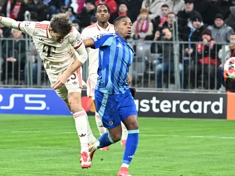 Thomas Müller strieľa úvodný gól zápasu Ligy majstrov Bayern Mníchov - Slovan Bratislava. 