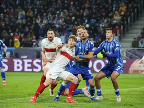 Momentka zo zápasu ŠK Slovan Bratislava - VfB Stuttgart v 7. kole ligovej fázy Ligy majstrov.