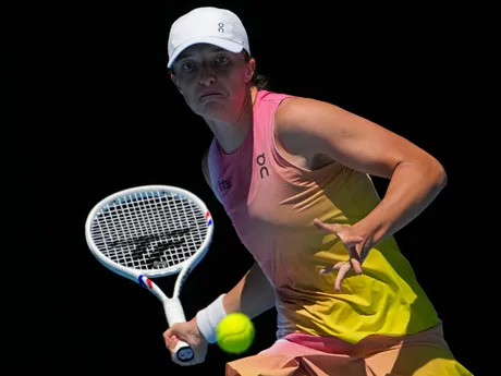 Iga Swiateková počas 2. kola Australian Open 2025 proti Rebecce Šramkovej. 