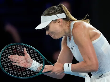 Paula Badosová v semifinálovom zápase proti Aryne Sabalenkovej na Australian Open 2025.