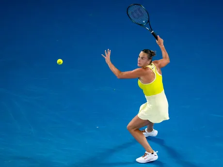 Aryna Sabalenková v semifinálovom zápase proti Paule Badosovej na Australian Open 2025.