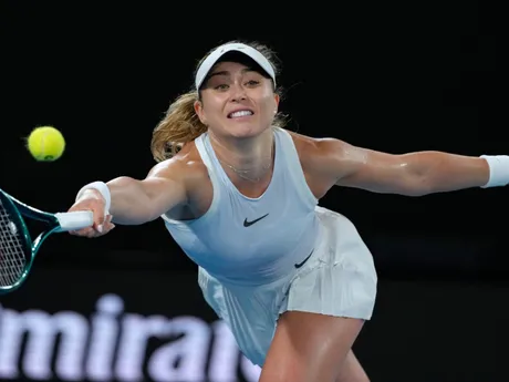 Paula Badosová v semifinálovom zápase proti Aryne Sabalenkovej na Australian Open 2025.