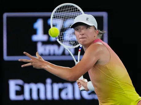 Iga Swiateková v semifinálovom zápase proti Madison Keysovej na Australian Open 2025.